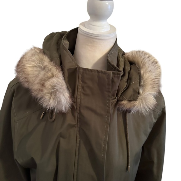 Banana Republic Army Green Parka Coat With Fur Hood - Picture 4 of 10